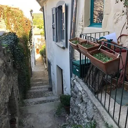 Maisonnette Typique, Coeur Du Village Medieval De *